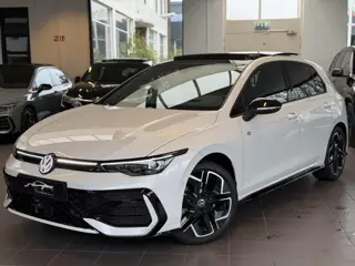 Volkswagen Golf 1.5 R Line Pano / 360 / H&K / Trekhaak