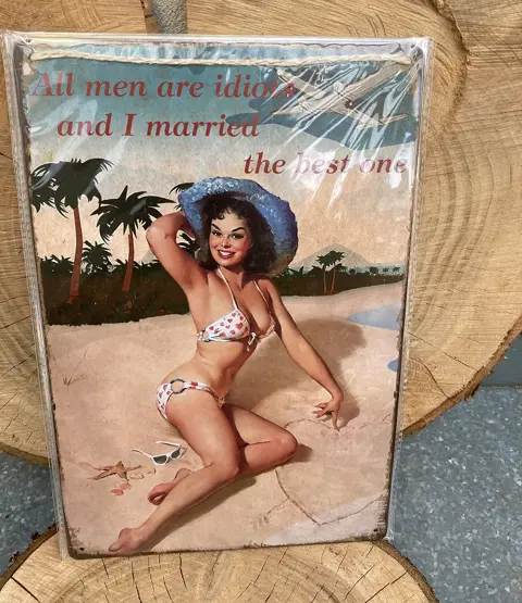 METAL SIGN ALL MEN ARE IDIOTS AND I MARRIED THE BEST ONE NIEUW