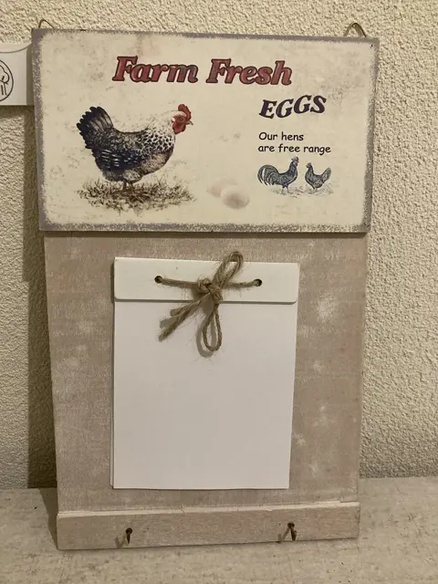 MUURBORD FRESH EGGS MET NOTITIEBLOK NIEUW