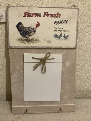 MUURBORD FRESH EGGS MET NOTITIEBLOK NIEUW