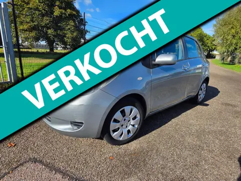 Toyota Yaris 1.3 VVTi Sol MMT