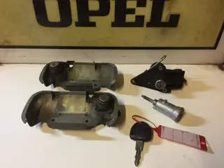 Slotenset Opel Corsa B 90387807