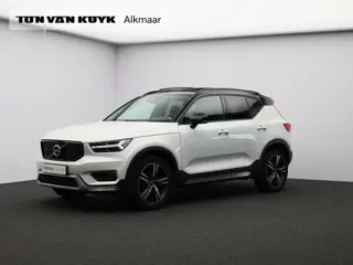 Volvo XC40 T3 Automaat R-Design / Trekhaak / Pan. dak / 360 camera/ Ext. styling / Privacy glass / C