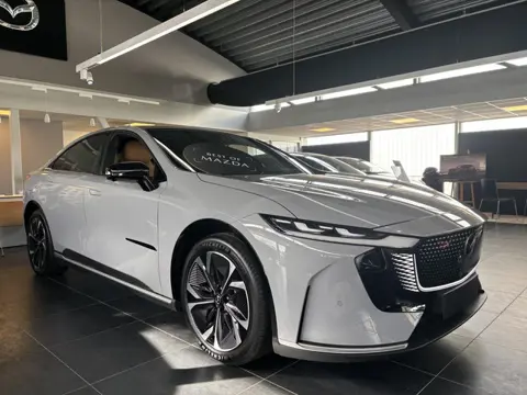 Mazda 6e Takumi Plus Long Range 80 kWh Leverbaar uit voorraad bijtelling 17% registeren 2025/ Divers