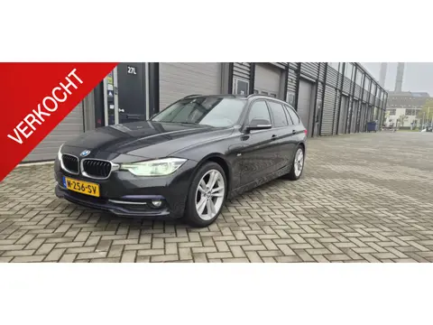 BMW 3-serie 318d Touring Sport Line AUT*190PK*Harman Kardon*Clima*Navi*Stoelverwarming*Extra set ban