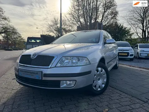 Skoda Octavia 1.6 Ambiente A-C Elek Pakket Schuif/Dak