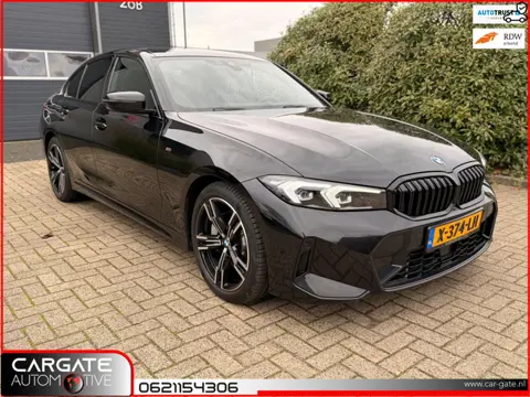 BMW 3-serie 330d xDrive|Dealer Onderhouden|M-Pakket|Leer|Apk