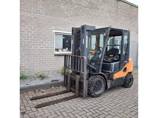 DOOSAN D30 S-5 Diesel Heftruck triplo 4,7 m Shift (BJ 2013)