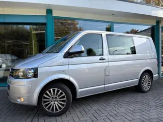 VOLKSWAGEN TRANSPORTER 2.0 TDI 140pk DC 5-Pers Airco, Navi, Cruise, 18Inch, TrHaak, NAP 