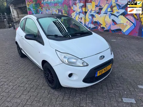 Ford Ka 1.2 black&white speciale uitvoering airco oz racing velgen veel zwarte accenten geheel deale