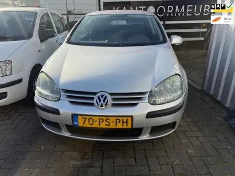 Volkswagen Golf 1.6 FSI Trendline