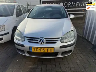 Volkswagen Golf 1.6 FSI Trendline