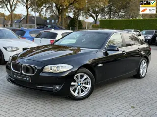 BMW 5-serie 520i High Executive|Nieuwe Ketting|Leder|Navigatie|Climate control|Flippers stuurwiel|Cr