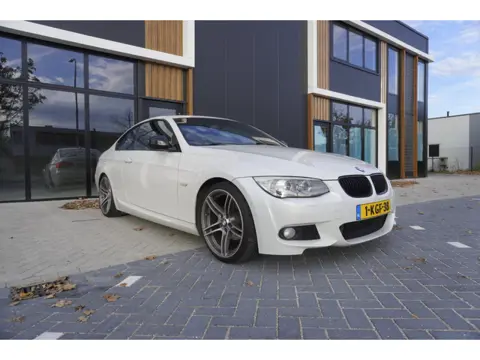 BMW 3-serie Coupé 320i Corporate Lease Business Line Sport