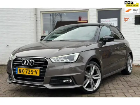 Audi A1 Sportback 1.0 TFSI S-Line Pano PDC Cruise