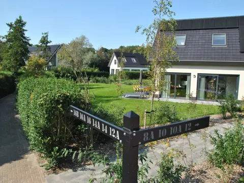 Luxe vrijstaand vakantiehuis met sauna nabij strand en zee