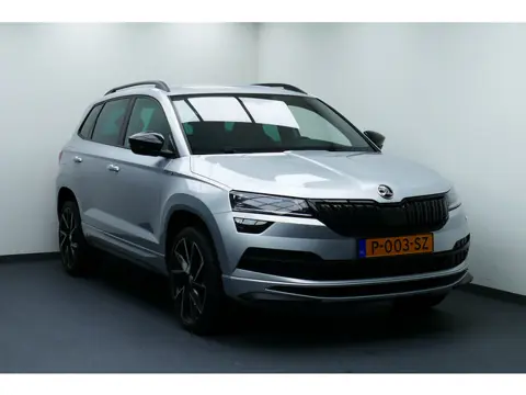 Škoda Karoq 1.5 150Pk TSI ACT Sportline. Camera, 19"LMV, Virt Cockpit, Adap Cruise, Stoel&StuurVerw