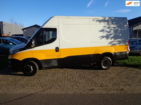 Iveco Daily 35C14V 2.3 352 H1 ! DUBBELLUCHT !