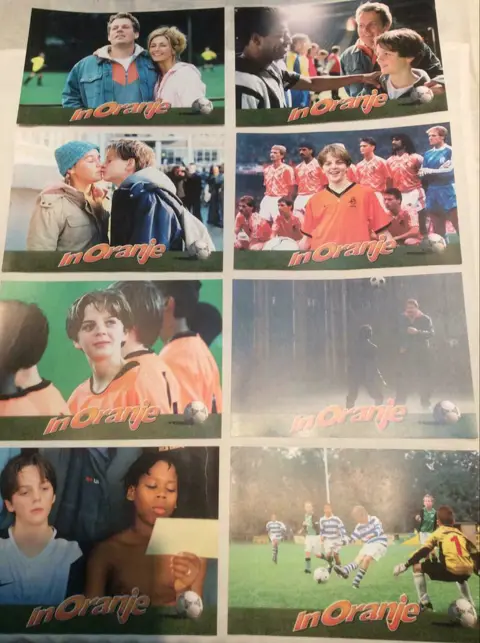 IN ORANJE lobbycard set.
