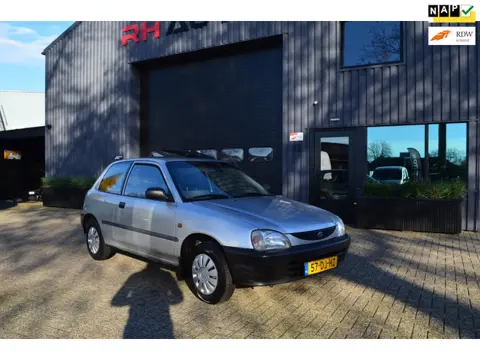 Daihatsu Charade 1.3-16V STi | Kanteldak | Trekhaak |