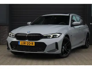 BMW 3-serie Touring 330e xDrive M Sport | Panorama Dak | HUD | Elektrisch Verstelbare Voorstoel