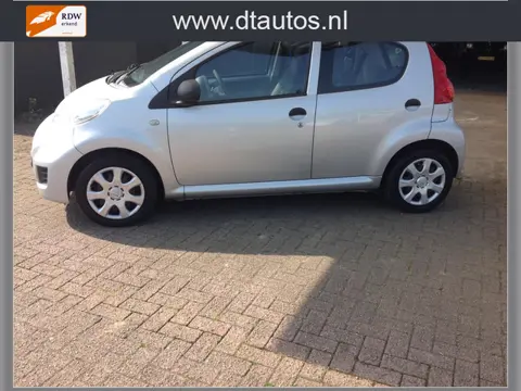 Peugeot 107 1.0-12V Accent airco apk nieuw 5 deurs