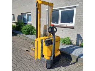 JUNGHEINRICH 1200 KG Stapelaar Freelift 3,3 m (ACCU 2024)