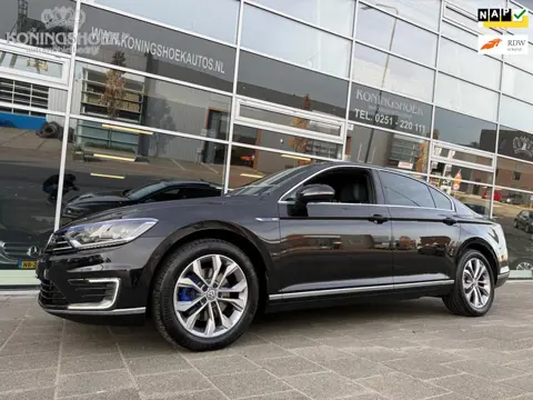 Volkswagen Passat 1.4 TSI GTE Connected Series Plus