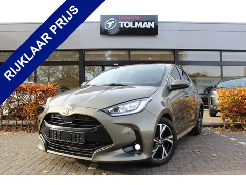 Toyota Yaris 1.5 Hybrid 115 First Edition Comfort Pack | Rijklaar | Blind Spot | Apple/Android | Sen