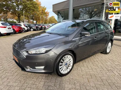 Ford Focus Wagon 1.5 Titanium Edition, Navi, Trekhaak, Cruise control, etc