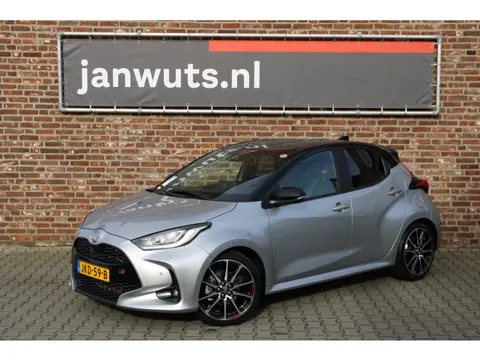 Toyota Yaris 1.5 Hybrid 130 GR Sport Plus (bj 2025)