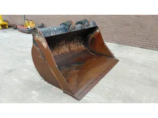 Caterpillar CW30 / CW40 cleaning bucket / 2.1m3 / 2.1m wide