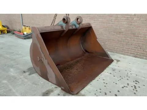 Verachtert cleaning bucket / 110mm pins / Hitachi ZX470 490 / 2.30m