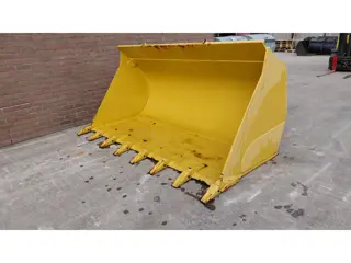 Caterpillar 950 / 962 loader bucket with teeth / NEW