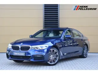 BMW 5 Serie 520i High Executive * ComfortStoelen * Harman/Kardon * M-Sportpakket * Schuifdak * Trekh