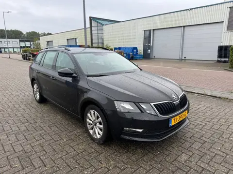 Skoda Octavia Combi 1.6 TDI Greentech Ambition DSG/NAP!!