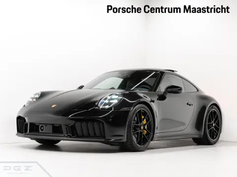 Porsche 911 Carrera 4 GTS