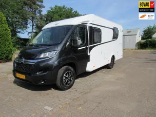 Carado V339 Edition15 Zwart Queensbed Semi Integraal 2022
