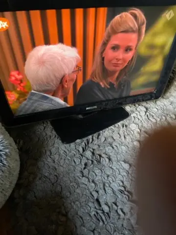 Philips 32 inch tv zo goed als nieuw 30,00 euro.