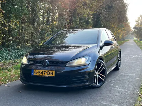 Volkswagen Golf 2.0 TDI GTD | ACC + DSG + Navi