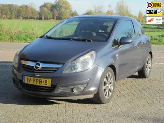Opel Corsa 1.2-16V Color Edition