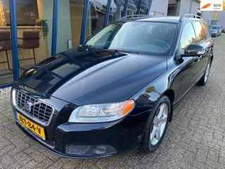 Volvo V70 2.5FT Momentum H.LEER / ECC / PDC / YOUNGTIMER