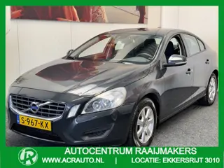 Volvo S60 1.6 T3 KINETIC CRUISE CONTROL CLIMATE CONTROL BLUETOOTH TELEFOON MEDIA VOORBEREIDING PDC  