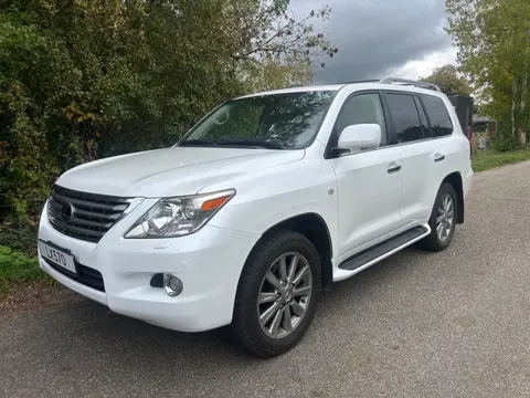 Lexus LX570 ( Toyota Land Cruiser 200-Series) 8 persoons Benzine