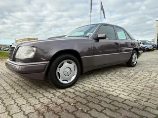 Mercedes-Benz E-klasse 200 D young timer W124