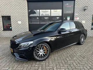 Mercedes-Benz C-Klasse AMG 63S *KERAMISCHE REMMEN*PANO*BURMESTER*HEAD-UP*CARBON*FULL OPTION!!!!