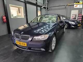 BMW 3-serie 320i Dynamic Executive 1 jaar apk!!
