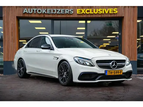 Mercedes-Benz C-klasse AMG 63 Burmester Camera Parkeersensoren Voorstoelen verwarmd C63