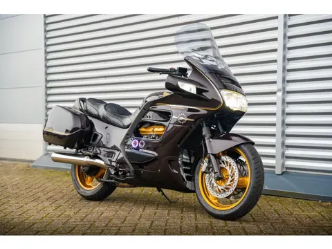 Honda ST 1100 Pan European By Olaf Agterberg Metallic Gold wheels LED