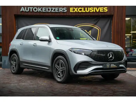 Mercedes-Benz EQB 250+ AMG Line 7p. 71 kWh 7 persoons Wide Screen Ambient verlichting Head Up Burmes